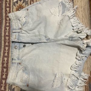 Wild fable high wasted frayed shorts. Size small. Fit like a 6
